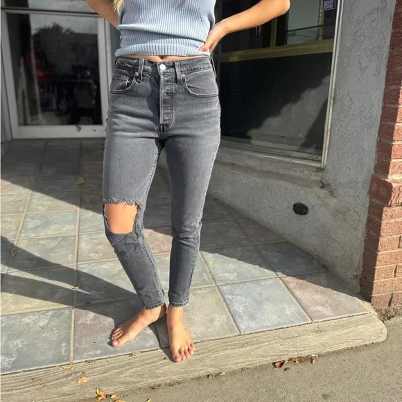 Levi's Premium 501 Washed Black Button Fly Distressed Skinny Jeans 26/28 - Picture 4 of 15